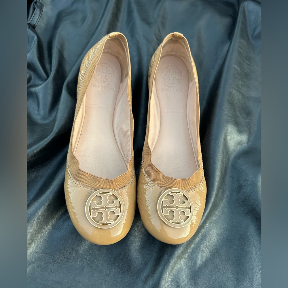 Tory Burch Tan Patent Leather Reva Ballet Flats with Gold Logo